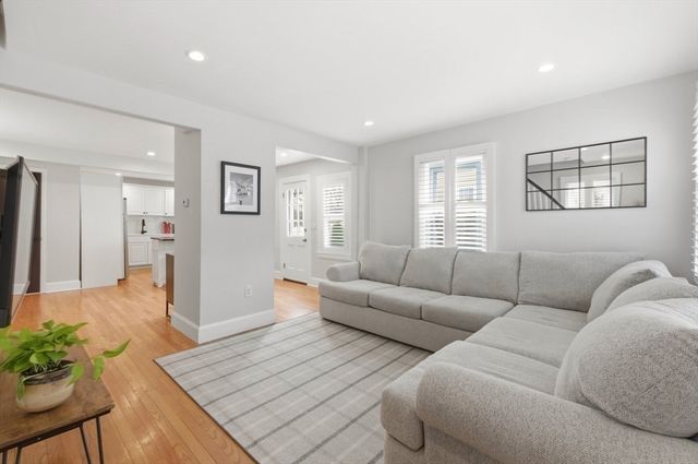 10 Sassamon St, Canton, MA 02021