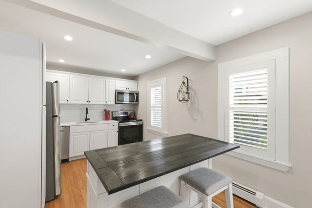 10 Sassamon St, Canton, MA 02021