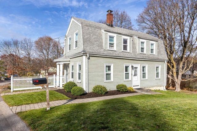 10 Sassamon St, Canton, MA 02021