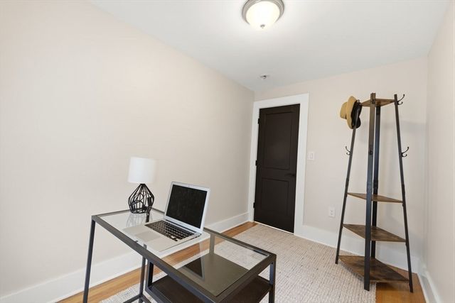 10 Sassamon St, Canton, MA 02021