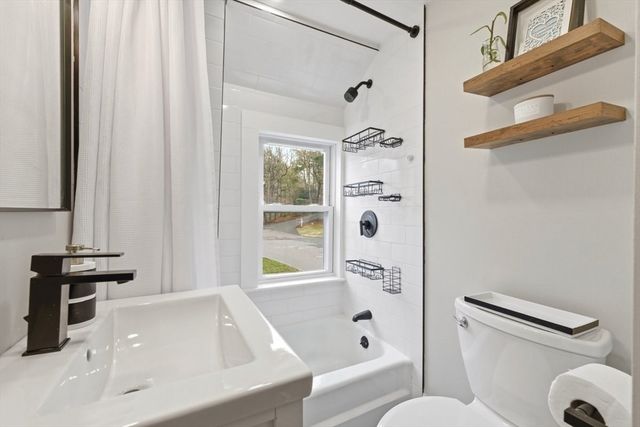 10 Sassamon St, Canton, MA 02021