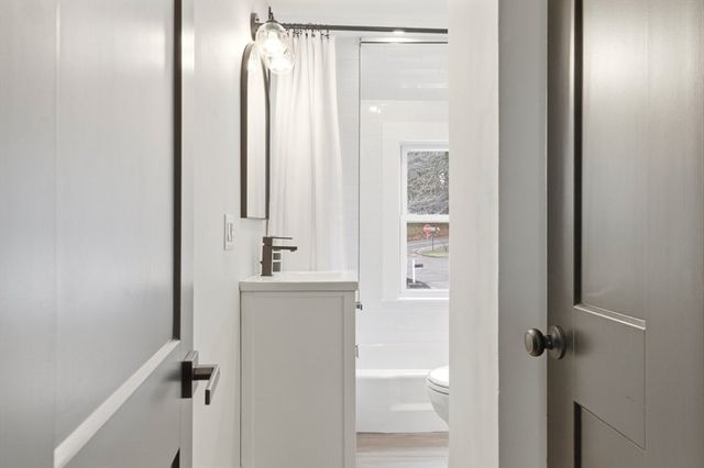 10 Sassamon St, Canton, MA 02021