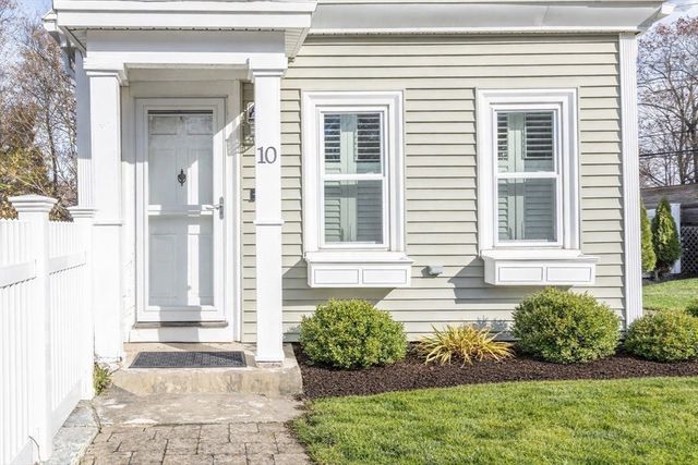 10 Sassamon St, Canton, MA 02021