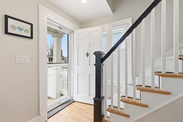 10 Sassamon St, Canton, MA 02021