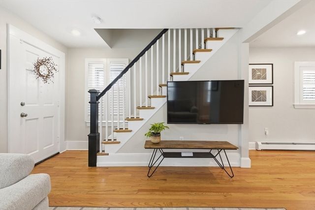 10 Sassamon St, Canton, MA 02021