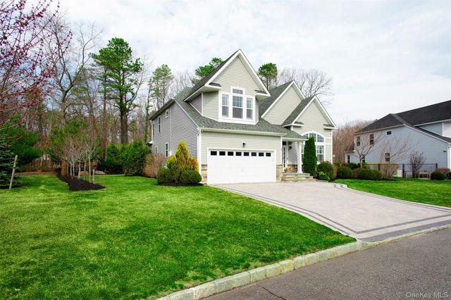 29 Wildflower Drive, Ridge, NY 11961