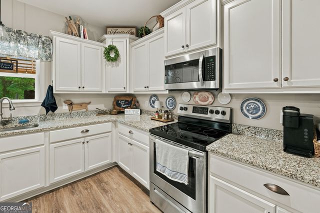 279 Davis Road, Gray, GA 31032