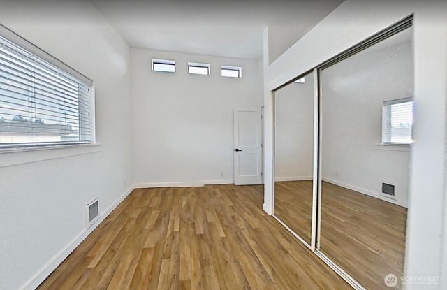 814 5th St, Steilacoom, WA 98388