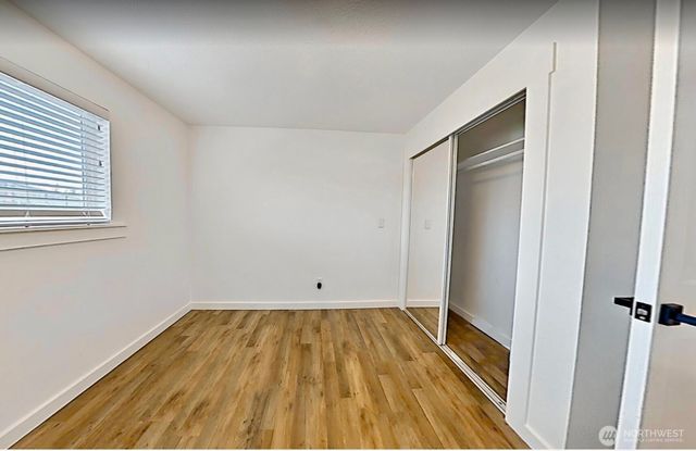 814 5th St, Steilacoom, WA 98388