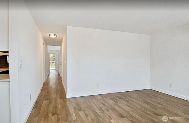 814 5th St, Steilacoom, WA 98388