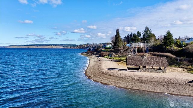 814 5th St, Steilacoom, WA 98388