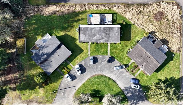 814 5th St, Steilacoom, WA 98388