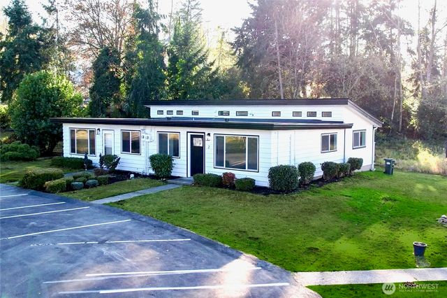 814 5th St, Steilacoom, WA 98388