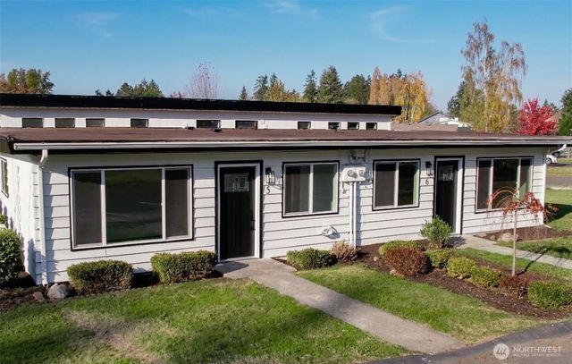 814 5th St, Steilacoom, WA 98388