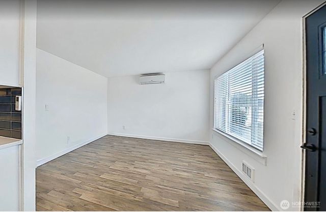 814 5th St, Steilacoom, WA 98388