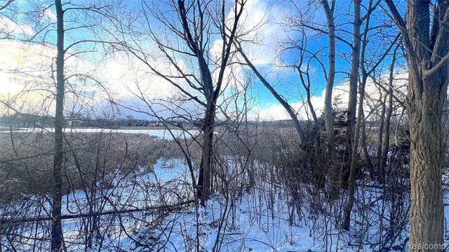 4378 Deeside Drive, Brighton, MI 48116