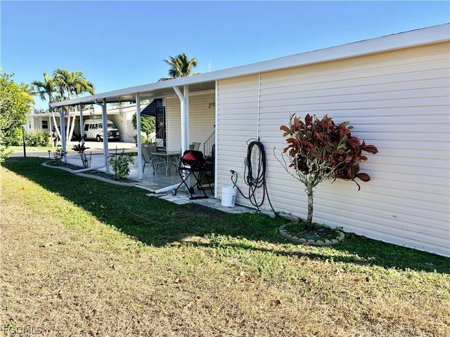 3137 Old Farm House DR, North Fort Myers, FL 33917