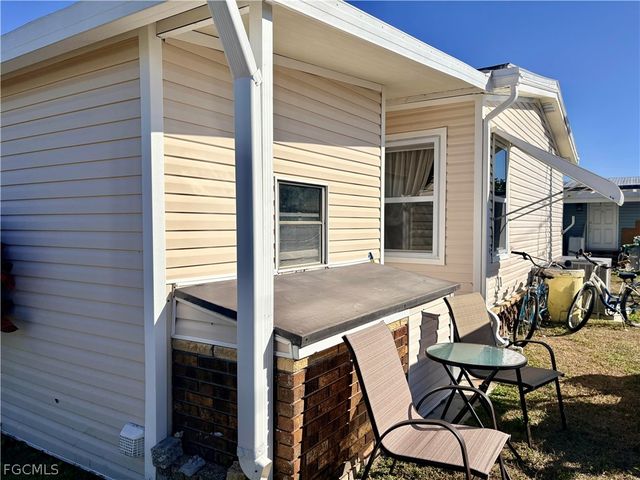 3137 Old Farm House DR, North Fort Myers, FL 33917