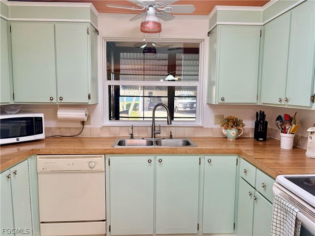 3137 Old Farm House DR, North Fort Myers, FL 33917