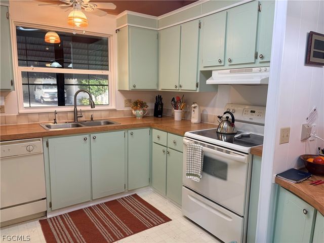 3137 Old Farm House DR, North Fort Myers, FL 33917