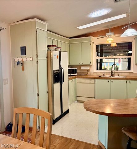 3137 Old Farm House DR, North Fort Myers, FL 33917