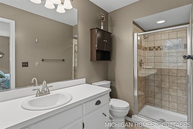 593 Alice Avenue, Zeeland, MI 49464