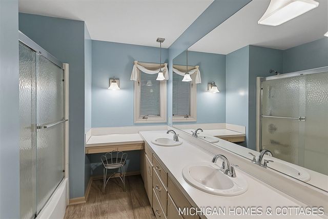 593 Alice Avenue, Zeeland, MI 49464