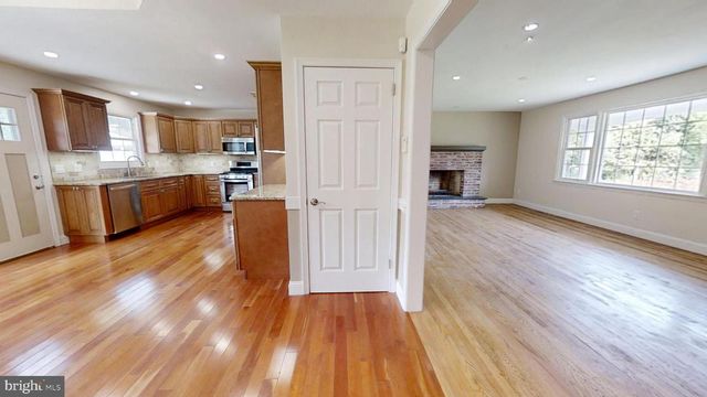 3209 E CHESTNUT AVE, Vineland, NJ 08361
