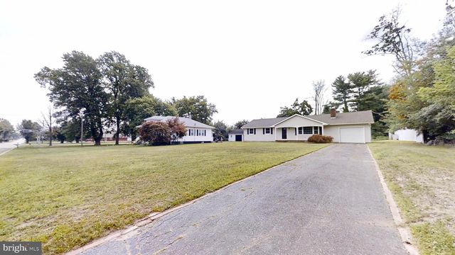3209 E CHESTNUT AVE, Vineland, NJ 08361