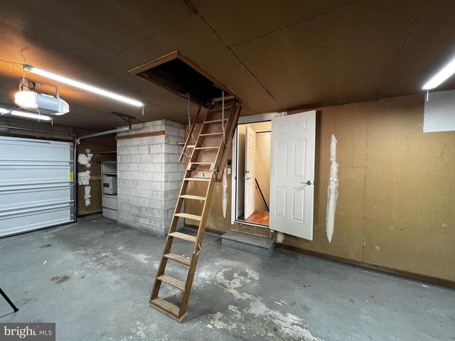 3209 E CHESTNUT AVE, Vineland, NJ 08361