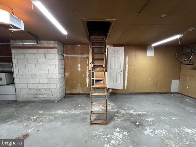 3209 E CHESTNUT AVE, Vineland, NJ 08361
