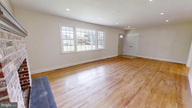 3209 E CHESTNUT AVE, Vineland, NJ 08361