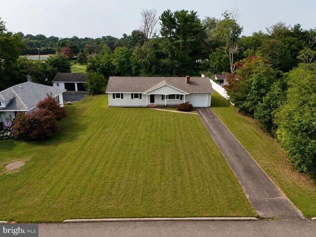 3209 E CHESTNUT AVE, Vineland, NJ 08361
