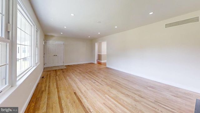3209 E CHESTNUT AVE, Vineland, NJ 08361