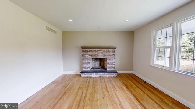 3209 E CHESTNUT AVE, Vineland, NJ 08361