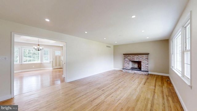 3209 E CHESTNUT AVE, Vineland, NJ 08361