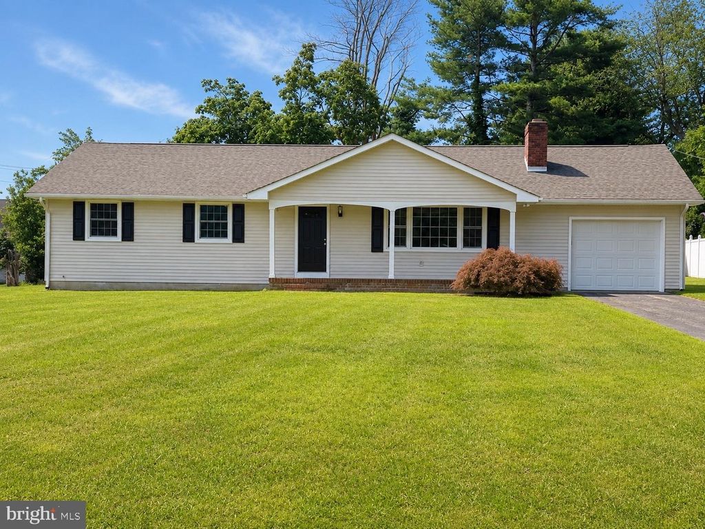 3209 E CHESTNUT AVE, Vineland, NJ 08361