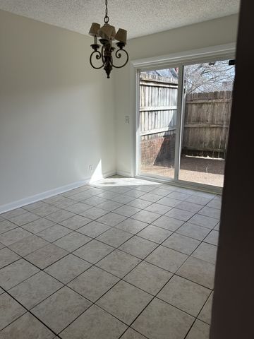 5515 Country Dr Apt 44, Nashville, TN 37211