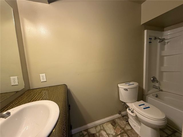 1902 W Granite Street, Siloam Springs, AR 72761