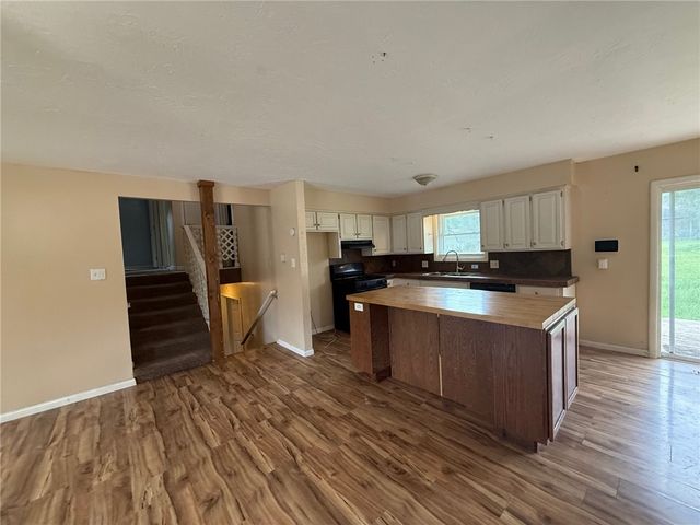 1902 W Granite Street, Siloam Springs, AR 72761