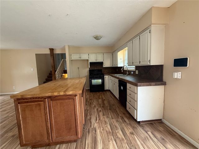 1902 W Granite Street, Siloam Springs, AR 72761