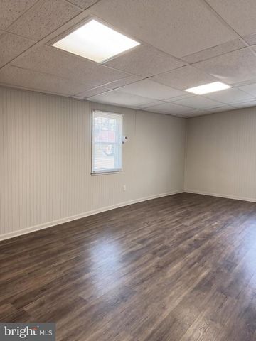 512 MEADE AVE, Hanover, PA 17331