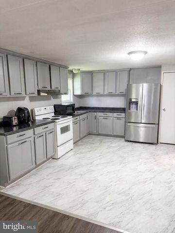 512 MEADE AVE, Hanover, PA 17331