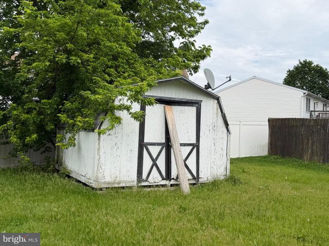 512 MEADE AVE, Hanover, PA 17331