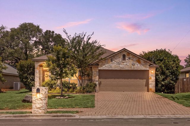 1918 Stonehaven, San Marcos, TX 78666