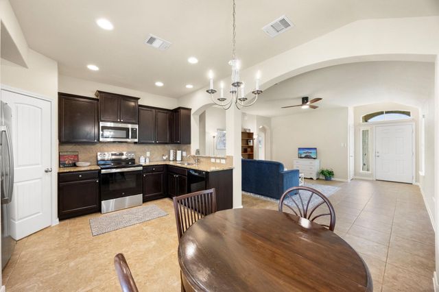 1918 Stonehaven, San Marcos, TX 78666