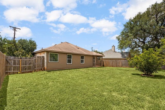 1918 Stonehaven, San Marcos, TX 78666