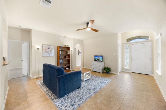 1918 Stonehaven, San Marcos, TX 78666