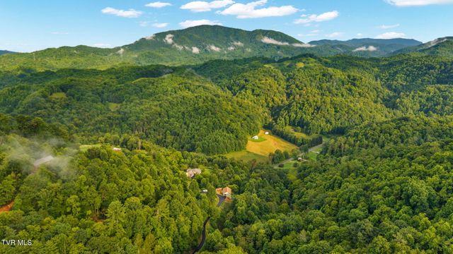 142 Charlie Harrell Lane, Hampton, TN 37658