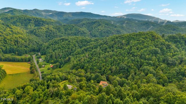 142 Charlie Harrell Lane, Hampton, TN 37658